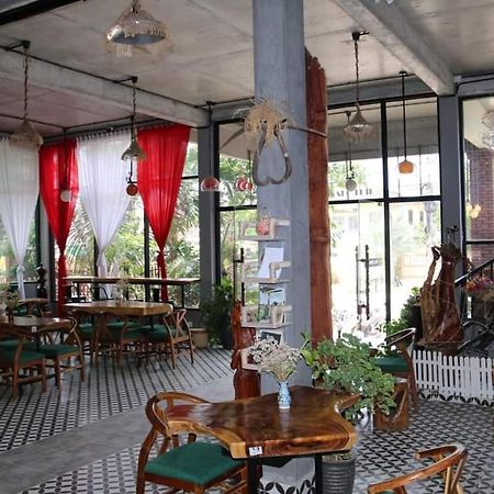 Ravorn Villa Boutique Battambang Buitenkant foto