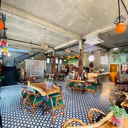 Ravorn Villa Boutique Battambang Buitenkant foto