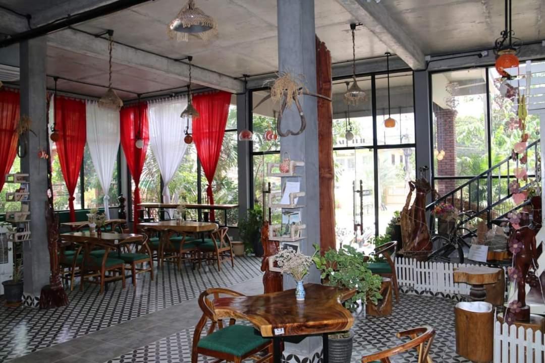 Ravorn Villa Boutique Battambang Buitenkant foto