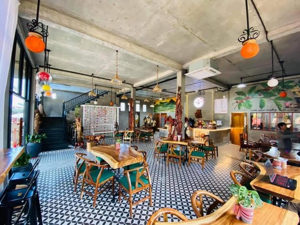 Ravorn Villa Boutique Battambang Buitenkant foto