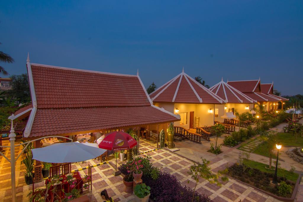 Ravorn Villa Boutique Battambang Buitenkant foto