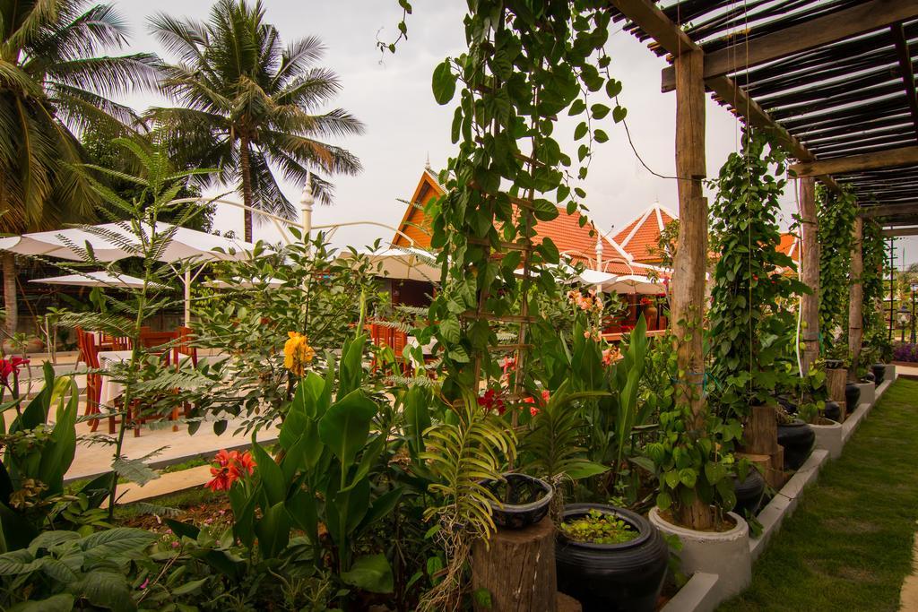 Ravorn Villa Boutique Battambang Buitenkant foto