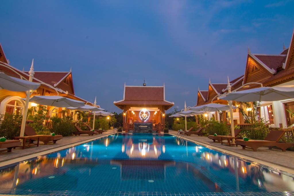 Ravorn Villa Boutique Battambang Buitenkant foto