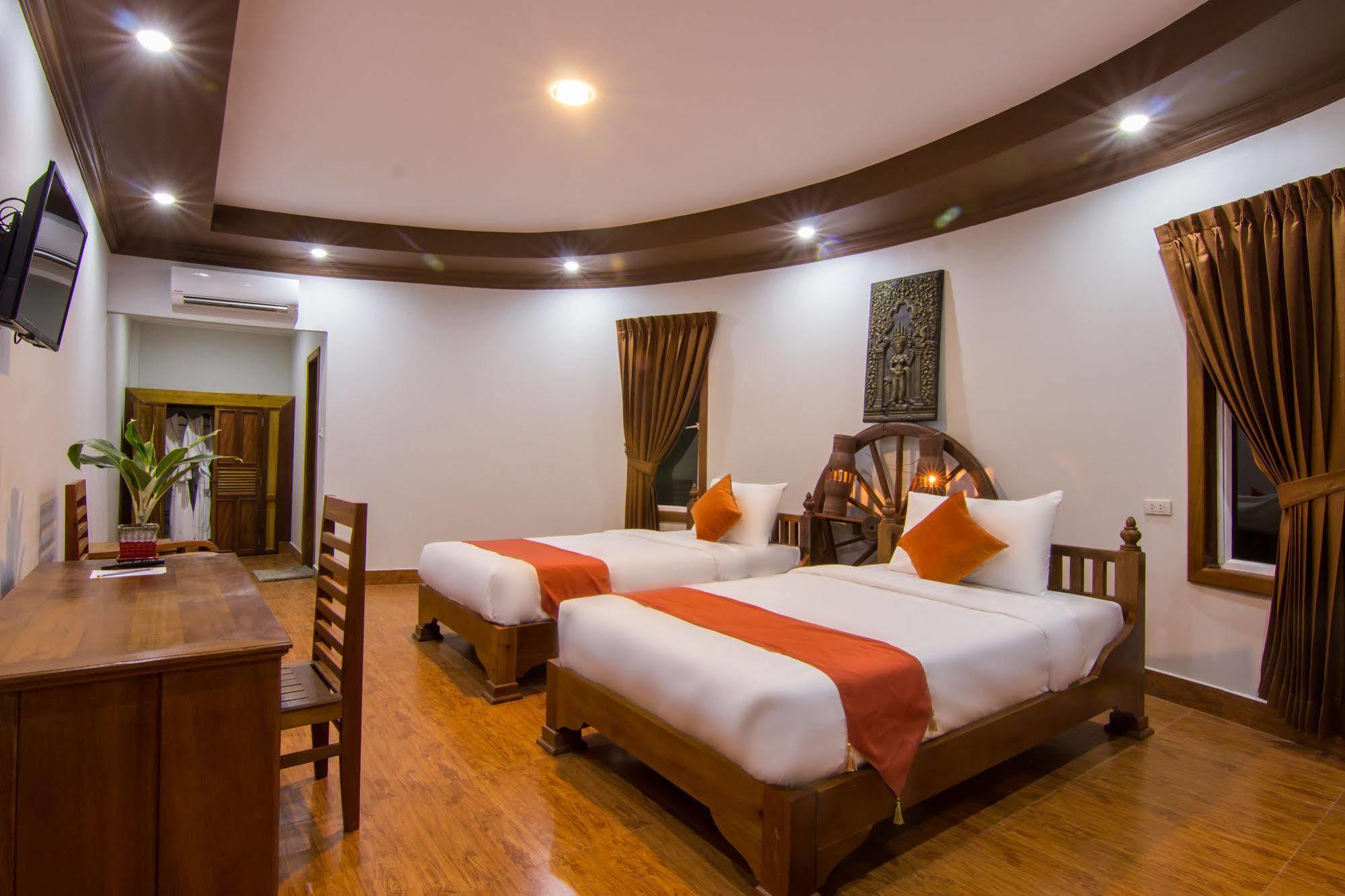 Ravorn Villa Boutique Battambang Buitenkant foto