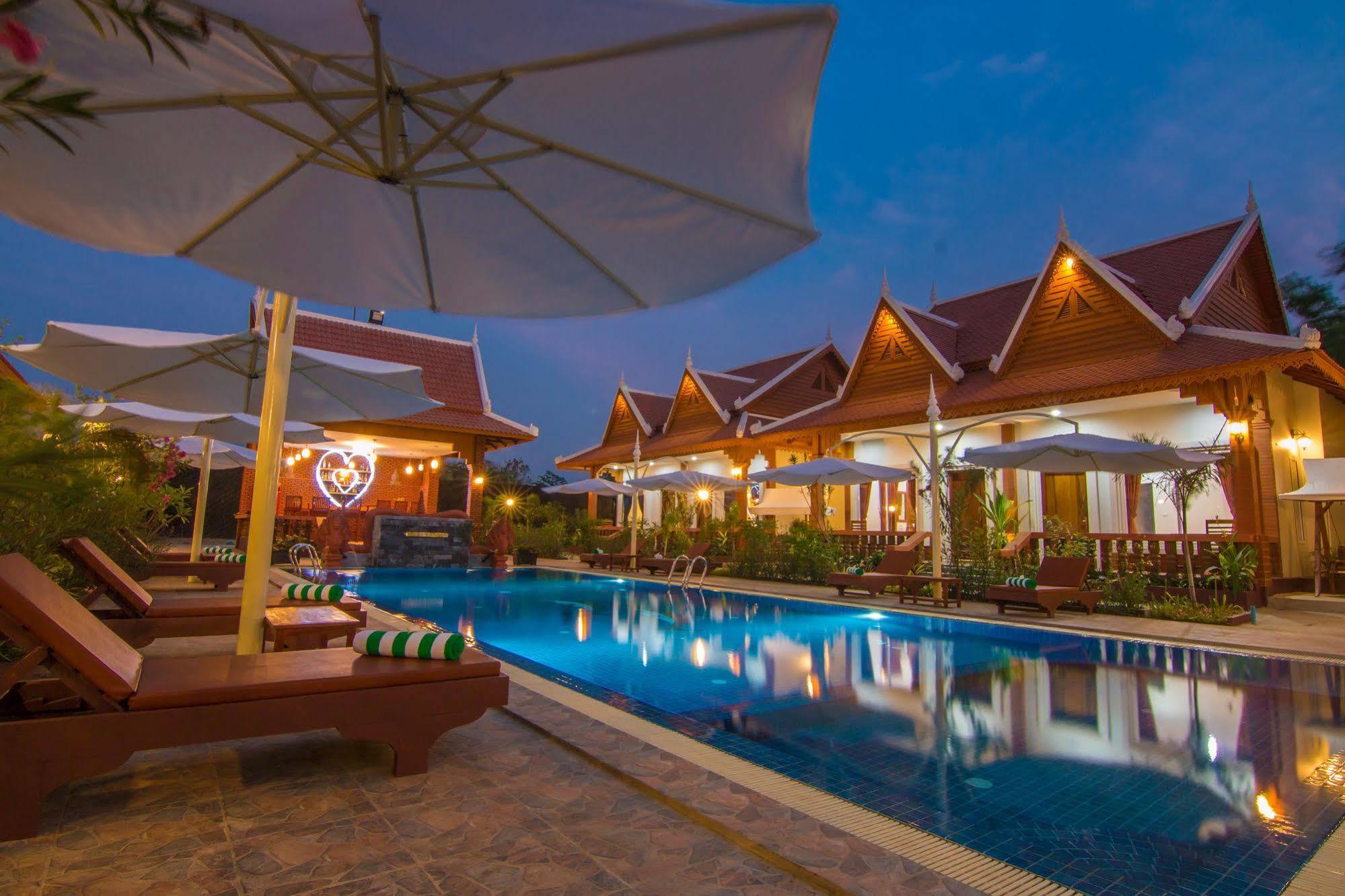 Ravorn Villa Boutique Battambang Buitenkant foto