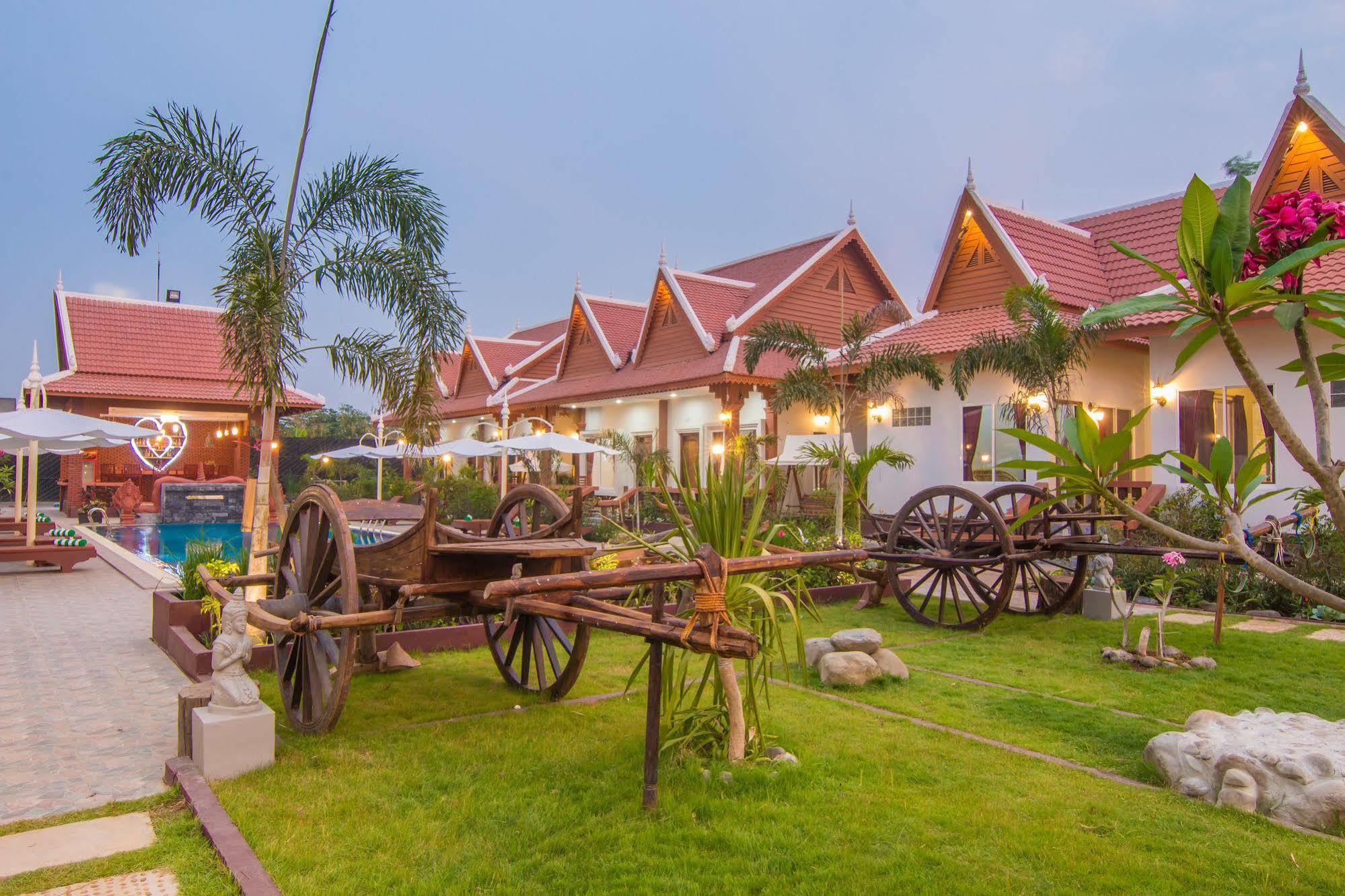 Ravorn Villa Boutique Battambang Buitenkant foto