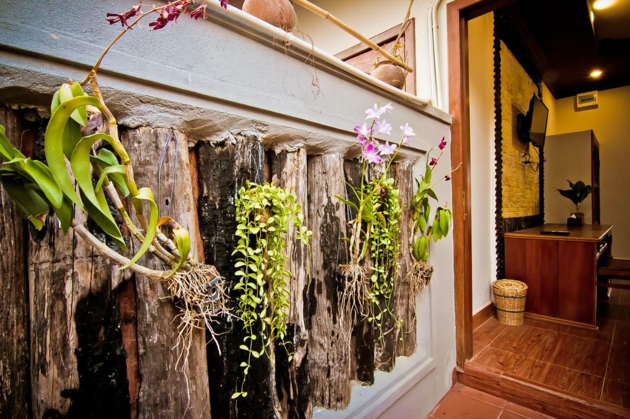 Ravorn Villa Boutique Battambang Buitenkant foto